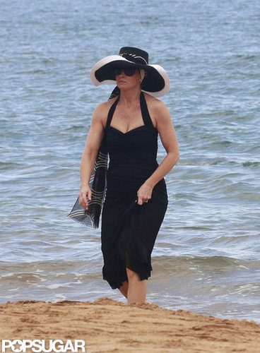 Parenthood's Peter Krause Goes Shirtless in a Beach Scene With Monica Potter Parenthood's Peter Krause Goes Shirtless in a Beach Scene With Monica Potter