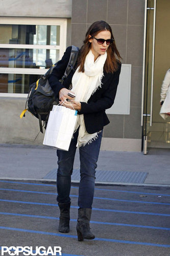 Jennifer Garner and Violet Have a Mother-Daughter Day in LA Jennifer Garner and Violet Have a Mother-Daughter Day in LA