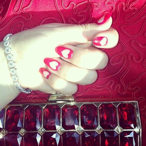 Hearts adorned the nails of actress Kaley Cuoco for the SAG Awards, matching the rest of her red feminine look.
Source: Instagram user normancook
Hearts adorned the nails of actress Kaley Cuoco for the SAG Awards, matching the rest of her red feminine look.
Source: Instagram user normancook
