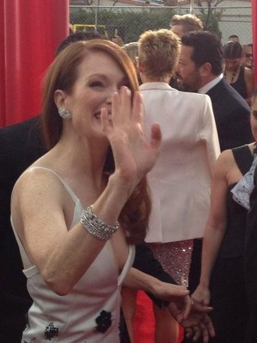 A close-up look at Julianne Moore's sparkling jewels.
Source: Twitter user LOrealParisUSA
A close-up look at Julianne Moore's sparkling jewels.
Source: Twitter user LOrealParisUSA