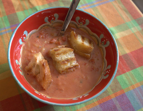 Creamy Tomato Soup With Grilled Cheese Croutons