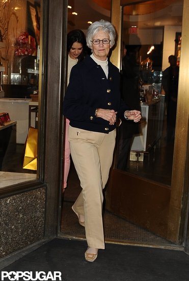 Katie Holmes left a Godiva store with her mom, Kathleen.
Katie Holmes left a Godiva store with her mom, Kathleen.