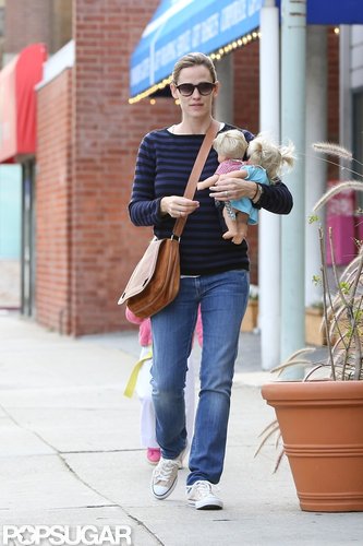 Jennifer Garner and Seraphina Affleck Do Breakfast Then Karate Jennifer Garner and Seraphina Affleck Do Breakfast Then Karate