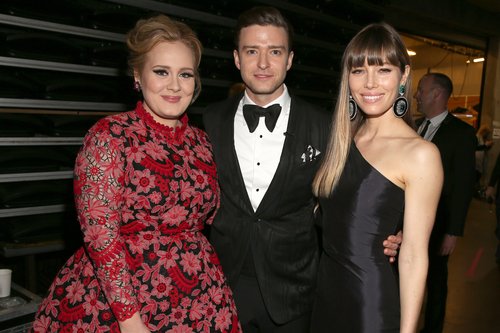 Adele met up with Justin Timberlake and Jessica Biel backstage.
Adele met up with Justin Timberlake and Jessica Biel backstage.