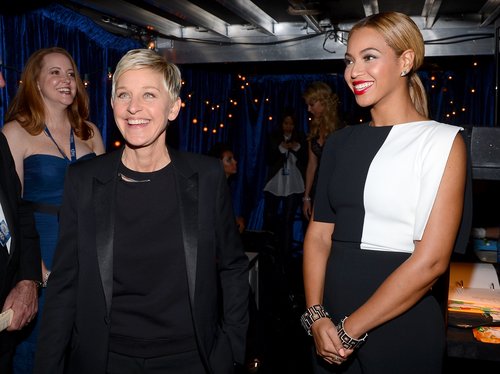 Ellen DeGeneres and Portia de Rossi got ready to take the stage together.
Ellen DeGeneres and Portia de Rossi got ready to take the stage together.