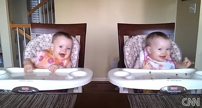 VIDEO: Ridiculously Cute Dancing Twins
