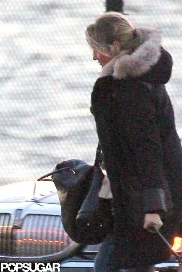 Cameron Diaz walked to a waiting helicopter in NYC.
Cameron Diaz walked to a waiting helicopter in NYC.