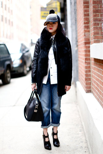 A quirky hat and hot heels elevated easy denim.
A quirky hat and hot heels elevated easy denim.