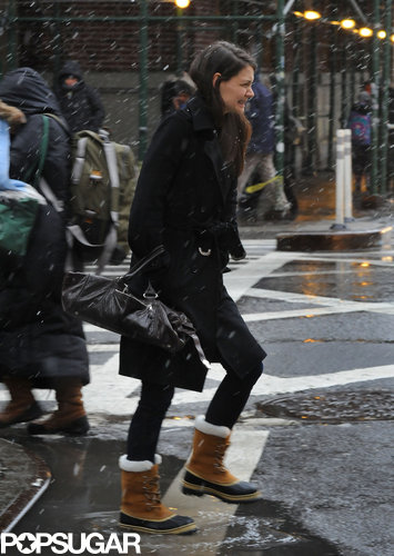 Katie Holmes Breaks From FW as NYC Braces For a Blizzard Katie Holmes Breaks From FW as NYC Braces For a Blizzard