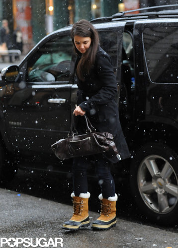 Katie Holmes Breaks From FW as NYC Braces For a Blizzard Katie Holmes Breaks From FW as NYC Braces For a Blizzard