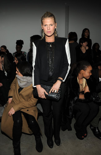 Alexandra Richards popped up at Helmut Lang's show wearing an on-trend black-and-white blazer with black pants and a crocodile clutch.
Alexandra Richards popped up at Helmut Lang's show wearing an on-trend black-and-white blazer with black pants and a crocodile clutch.