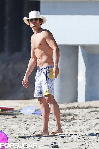 Bikini-Clad Miranda Kerr Hits the Beach With Flynn and Shirtless Orlando! Bikini-Clad Miranda Kerr Hits the Beach With Flynn and Shirtless Orlando!