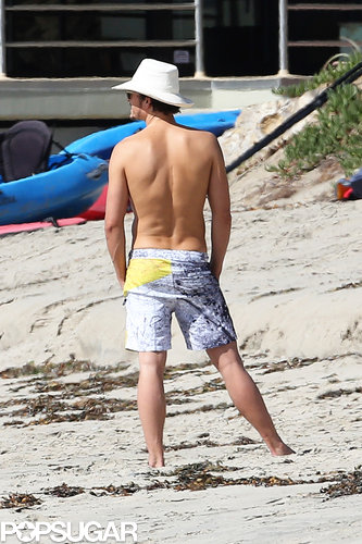 Bikini-Clad Miranda Kerr Hits the Beach With Flynn and Shirtless Orlando! Bikini-Clad Miranda Kerr Hits the Beach With Flynn and Shirtless Orlando!