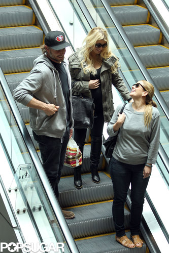 Pregnant Jessica Simpson had lunch at The Cheesecake Factory with fiancé Eric Johnson and pregnant pal CaCee Cobb.
Pregnant Jessica Simpson had lunch at The Cheesecake Factory with fiancé Eric Johnson and pregnant pal CaCee Cobb.