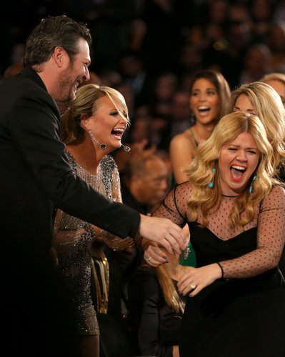 Miranda Lambert and Blake Shelton showed their excitement after Kelly Clarkson's big win Sunday night.
Miranda Lambert and Blake Shelton showed their excitement after Kelly Clarkson's big win Sunday night.