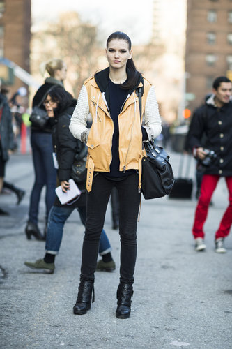 Camel-hued leather added a softer kind of cool to this model's off-duty style.
Source: Le 21ème | Adam Katz Sinding
Camel-hued leather added a softer kind of cool to this model's off-duty style.
Source: Le 21ème | Adam Katz Sinding