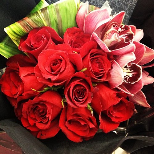 Valentine's Day during NYFW meant roses on the go!
Valentine's Day during NYFW meant roses on the go!