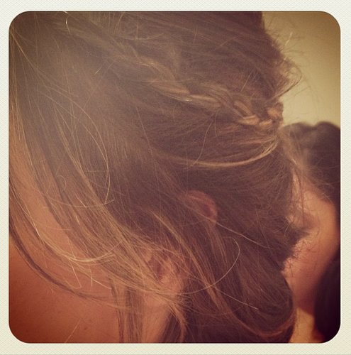 A close up look at Alessandra Ambrosio's Oscar afterparty hair.
Source: Instagram user alecambrosio
A close up look at Alessandra Ambrosio's Oscar afterparty hair.
Source: Instagram user alecambrosio