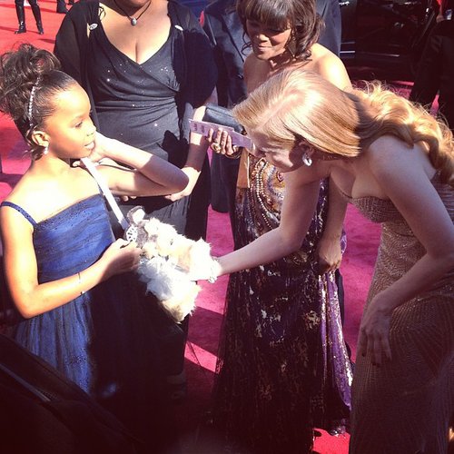 Jessica Chastain admired Quvenzhané's purse on the red carpet.
Source: Instagram user theacademy
Jessica Chastain admired Quvenzhané's purse on the red carpet.
Source: Instagram user theacademy