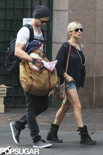 Chris Hemsworth and Elsa Pataky Stroll in Sydney With Baby India Chris Hemsworth and Elsa Pataky Stroll in Sydney With Baby India
