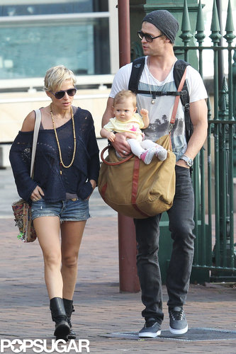 Chris Hemsworth and Elsa Pataky Stroll in Sydney With Baby India Chris Hemsworth and Elsa Pataky Stroll in Sydney With Baby India