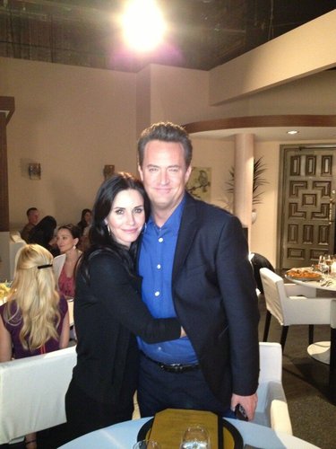 Courteney Cox reunited with her Friends costar Matthew Perry on the set of his show Go On.
Source: Twitter user CourteneyCox
Courteney Cox reunited with her Friends costar Matthew Perry on the set of his show Go On.
Source: Twitter user CourteneyCox
