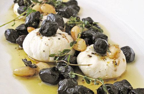 Marinated Goat Cheese With Olives Marinated Goat Cheese With Olives