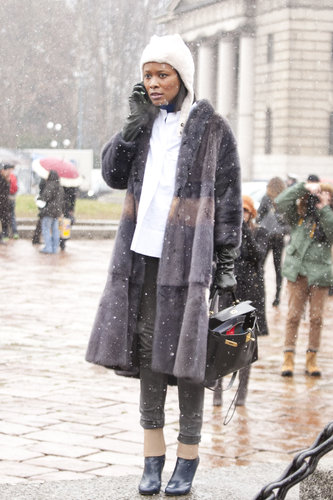 Shala Monroque accessorized a soft fur coat with a classic structured Hermès.
Shala Monroque accessorized a soft fur coat with a classic structured Hermès.