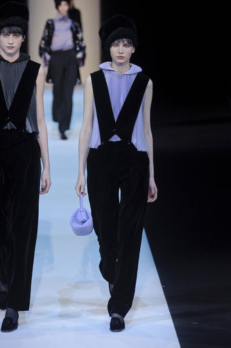 Giorgio Armani Fall 2013
Giorgio Armani Fall 2013