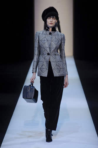 Giorgio Armani Fall 2013
Giorgio Armani Fall 2013