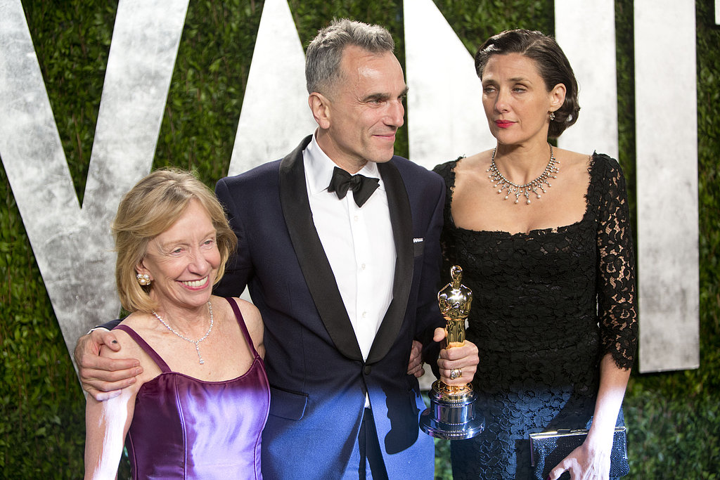 Daniel Day-Lewis posed with his family at the Vanity Fair party.
Daniel Day-Lewis posed with his family at the Vanity Fair party.
