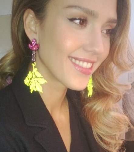 Jessica Alba showed off a chic new pair of Mawi earrings.
Source: Twitter user jessicaalba
Jessica Alba showed off a chic new pair of Mawi earrings.
Source: Twitter user jessicaalba