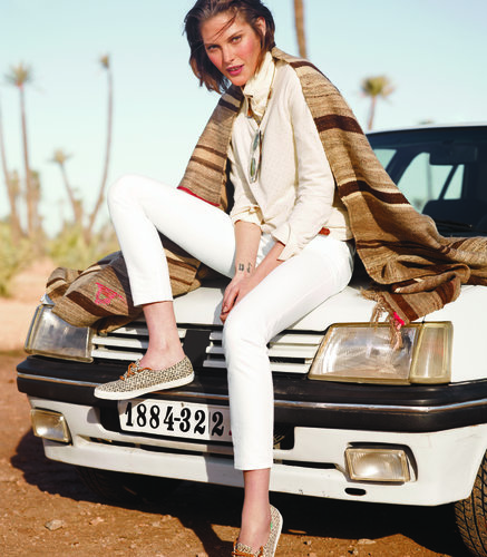 Madewell's skinny skinny white ankle jeans are superstretchy and feature a flattering cropped ankle cut.
Madewell's skinny skinny white ankle jeans are superstretchy and feature a flattering cropped ankle cut.