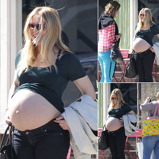 Pictures of Kristen Bell Showing Off Pregnant Belly Pictures of Kristen Bell Showing Off Pregnant Belly