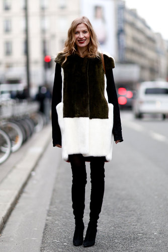 The textural intrigue and rich color contrast made this luxe coat even more striking.
The textural intrigue and rich color contrast made this luxe coat even more striking.