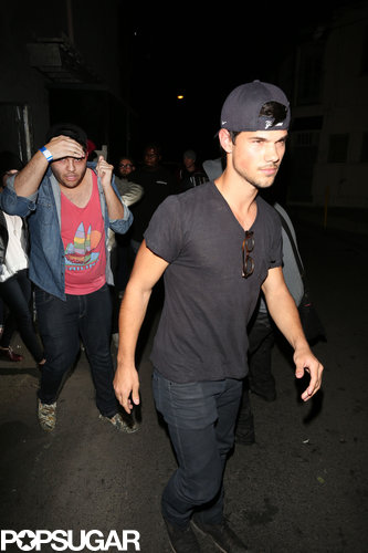 Kristen Stewart and Taylor Lautner Catch a Concert Sans Robert Pattinson Kristen Stewart and Taylor Lautner Catch a Concert Sans Robert Pattinson