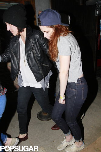 Kristen Stewart and Taylor Lautner Catch a Concert Sans Robert Pattinson Kristen Stewart and Taylor Lautner Catch a Concert Sans Robert Pattinson