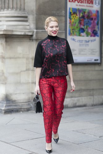 Lacy trousers and a printed blouse paired up for a bold head-to-toe style.
Lacy trousers and a printed blouse paired up for a bold head-to-toe style.
