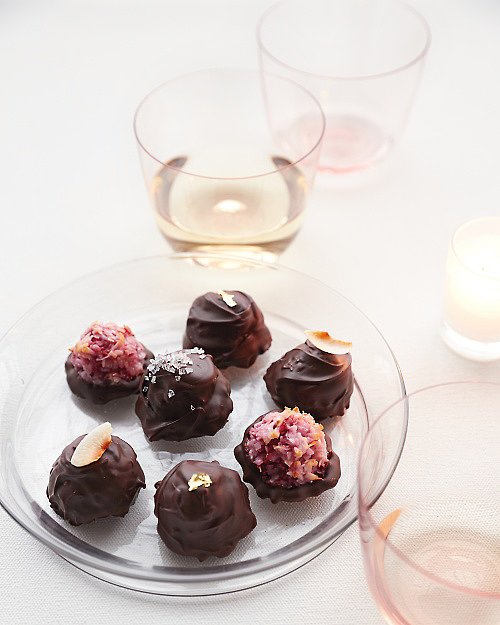 Raspberry Macaroons in Chocolate Shells Raspberry Macaroons in Chocolate Shells