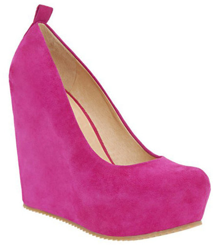 What To Wear With Pink Suede Shoes