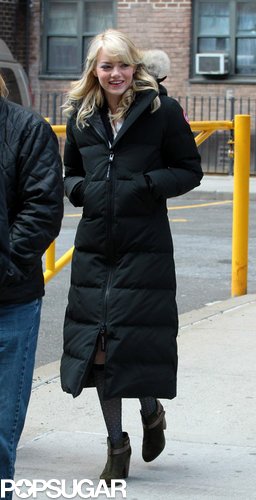 Emma Stone Smiles Big on Set While Andrew Garfield Packs Up Emma Stone Smiles Big on Set While Andrew Garfield Packs Up