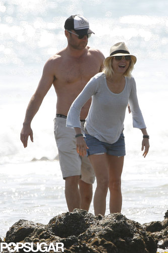 Naomi and Shirtless Liev Beach It With Their Boys in Malibu Naomi and Shirtless Liev Beach It With Their Boys in Malibu
