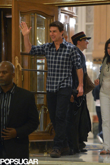 Tom Cruise greeted fans in Argentina. Tom Cruise greeted fans in Argentina.