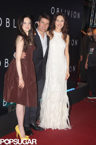 Tom Cruise Takes Oblivion and His Leading Ladies to Brazil Tom Cruise Takes Oblivion and His Leading Ladies to Brazil