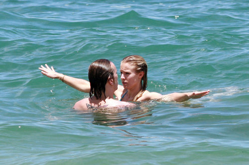 Kristen Bell and Dax Shepard goofed around in the ocean off Maui in June 2009.
Kristen Bell and Dax Shepard goofed around in the ocean off Maui in June 2009.
