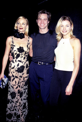 Jim Carrey posed with his girlfriend, Lauren Holly, and Cameron Diaz at the 1995 awards.
Jim Carrey posed with his girlfriend, Lauren Holly, and Cameron Diaz at the 1995 awards.