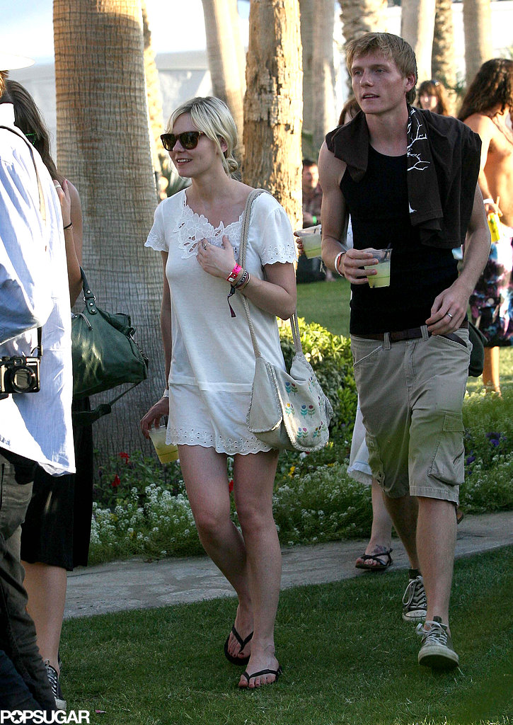 Kirsten Dunst wore a sundress for Coachella 2009.
Kirsten Dunst wore a sundress for Coachella 2009.