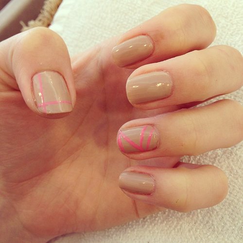 Chloë Moretz showed off her nude-and-pink manicure for the MTV Movie Awards.
Source: Instagram user cmoretz
Chloë Moretz showed off her nude-and-pink manicure for the MTV Movie Awards.
Source: Instagram user cmoretz