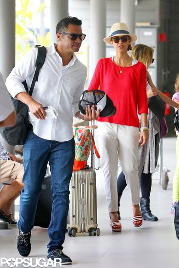 Jessica Alba and Cash Warren carried their luggage.
Jessica Alba and Cash Warren carried their luggage.