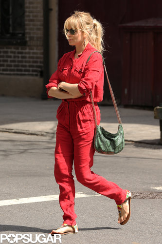 Sienna Miller Shows Love For Marlowe in NYC Sienna Miller Shows Love For Marlowe in NYC
